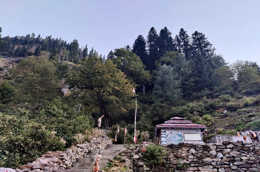 Kheerganga trekking and Camping package available at best price